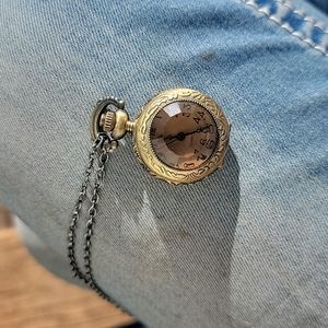 Vintage women's necklace clock